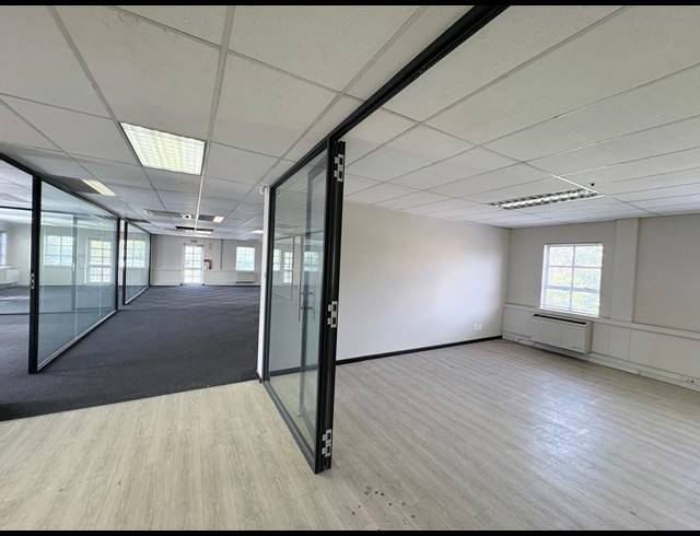 270M² OFFICE TO LET IN FOURWAYS